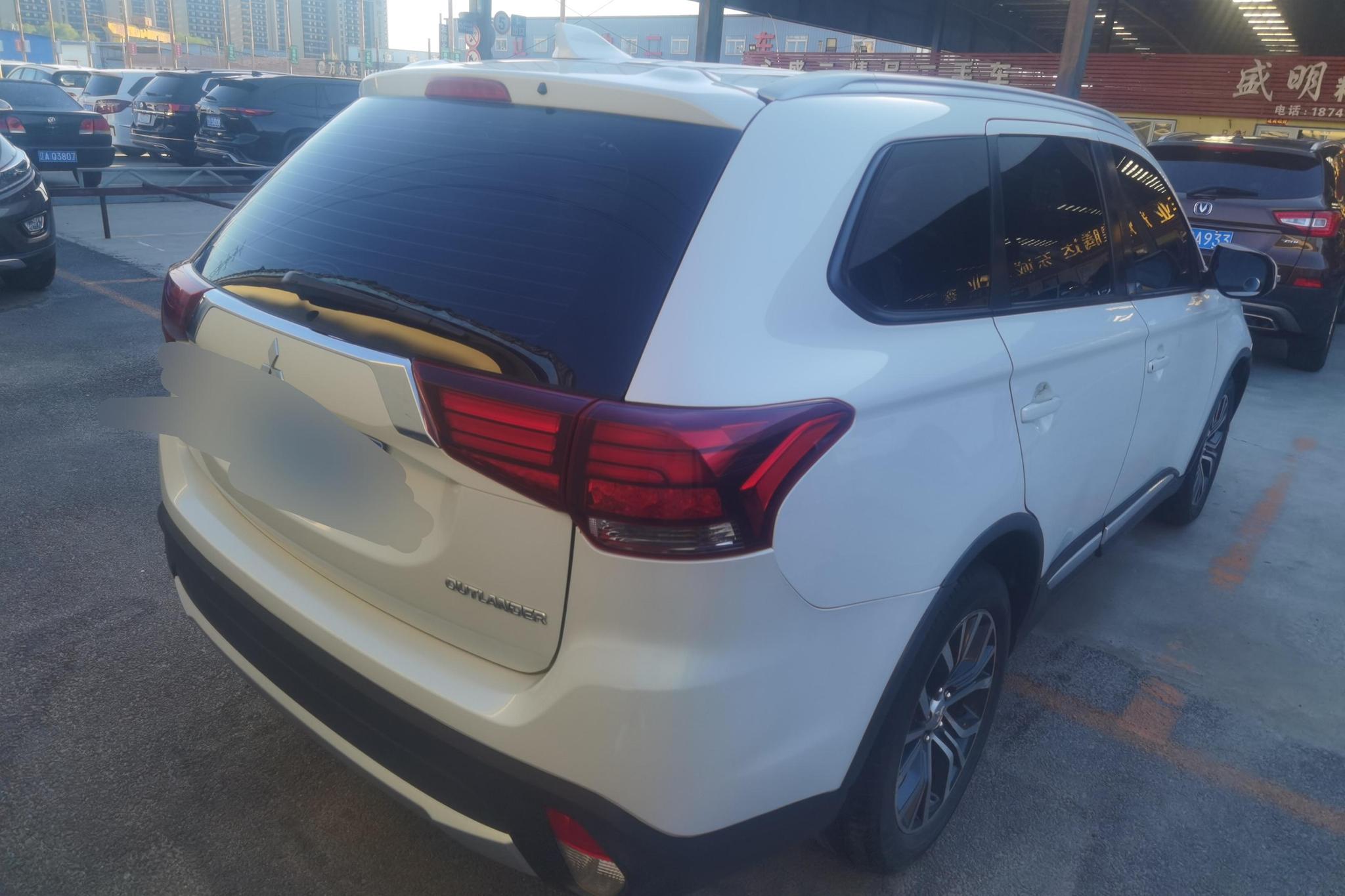 Mitsubishi Outlander 2018 2.0L 5 мест