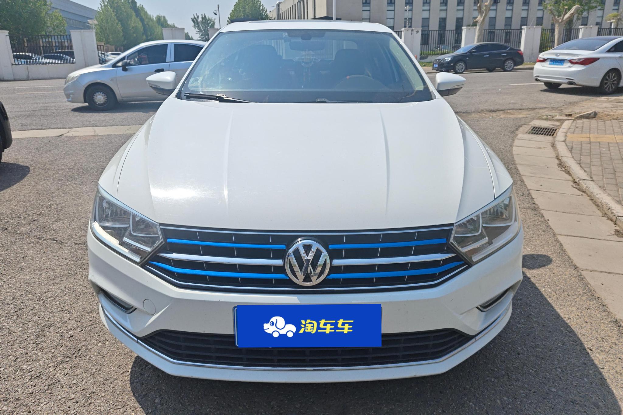 Volkswagen Bora 2016 1.6L AT Luxury