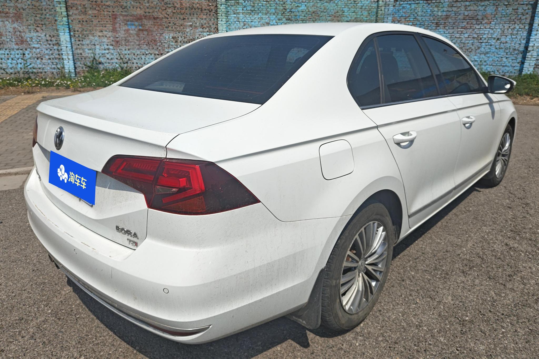 Volkswagen Bora 2016 1.6L AT Luxury