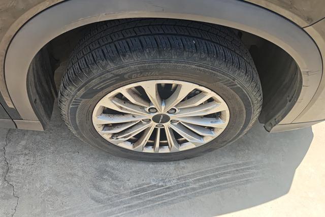 Dongfeng Fengguang 580 2022 1.5 T MTLuxury — фото 5