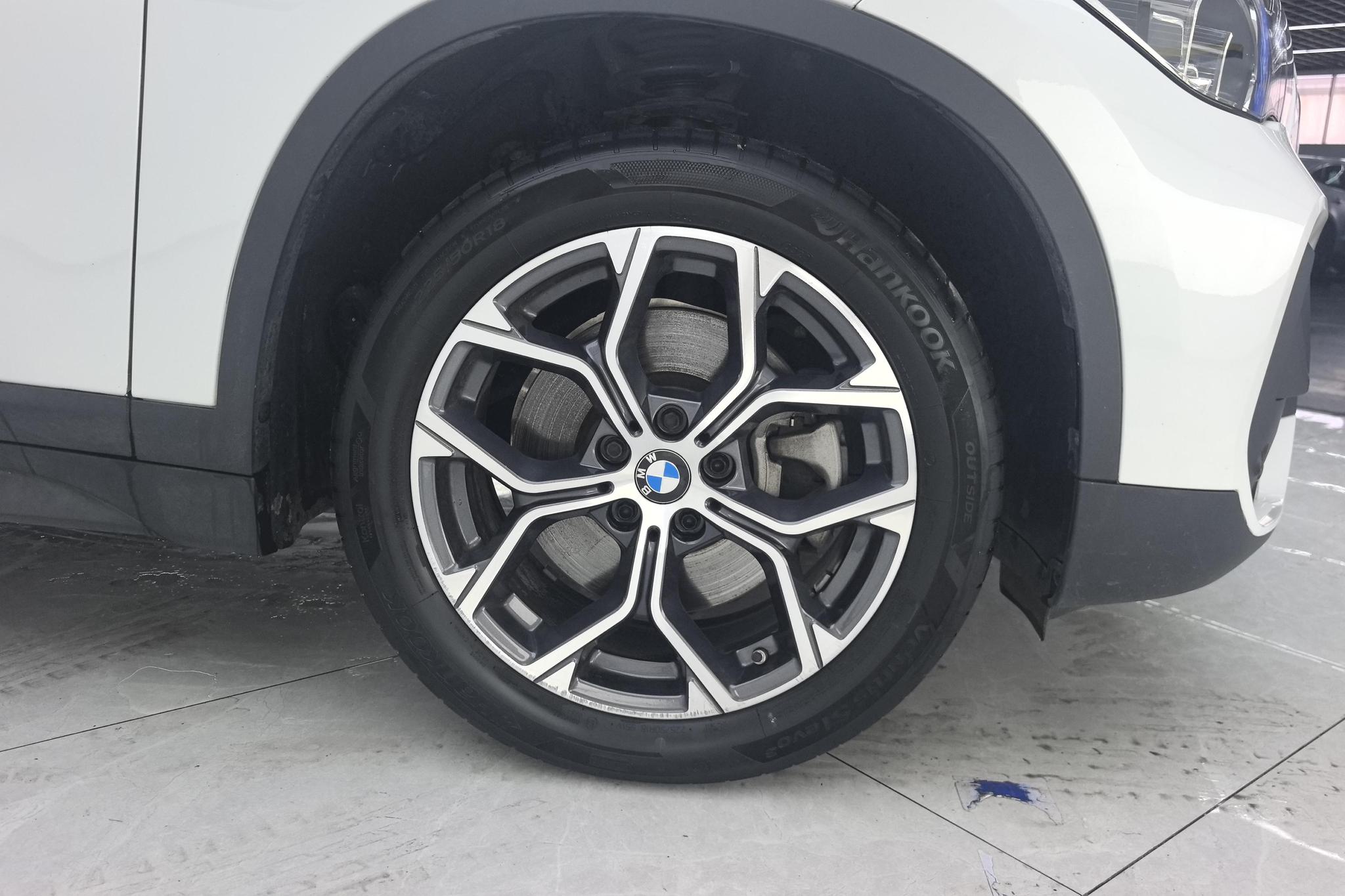 BMW X1 2022 sDrive25Li Lead
