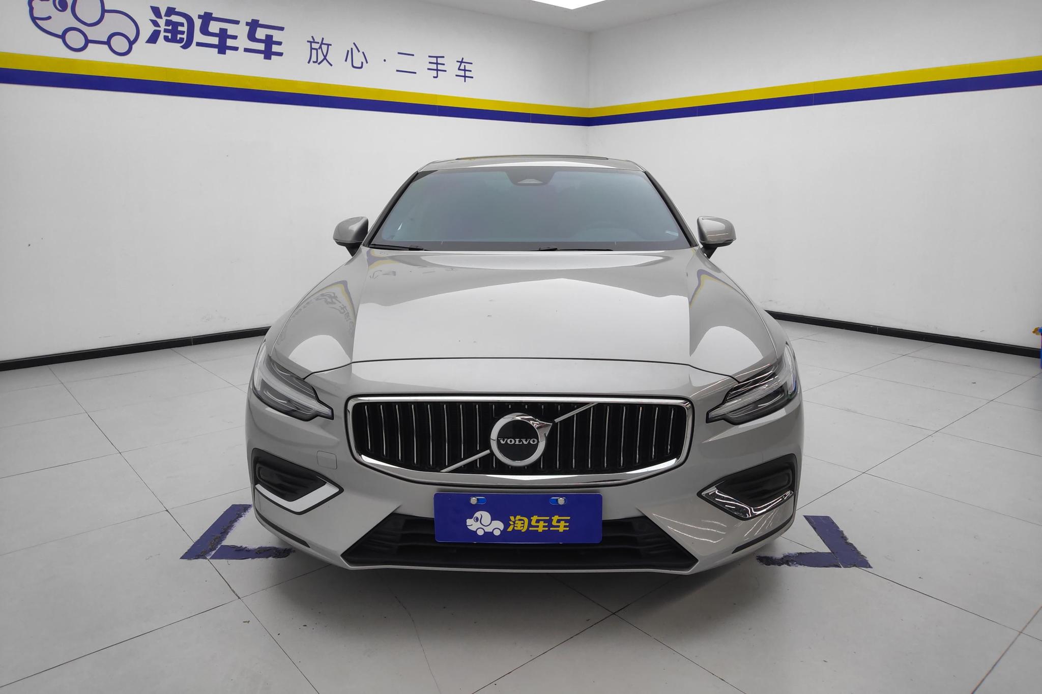 Volvo S60 2025 B4 Luxury