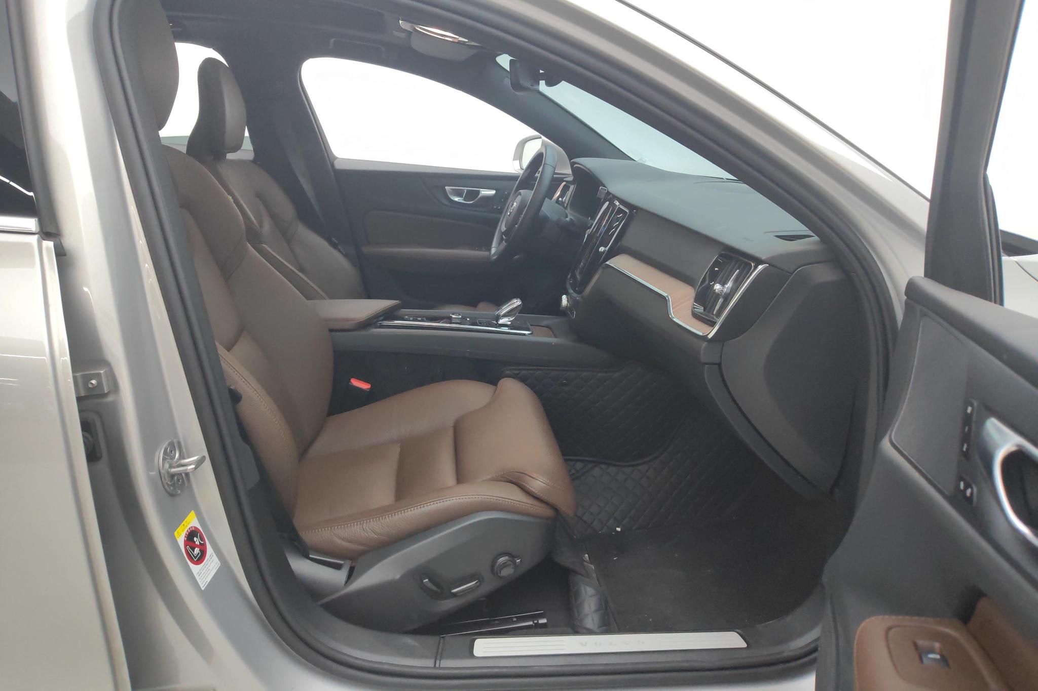 Volvo S60 2025 B4 Luxury