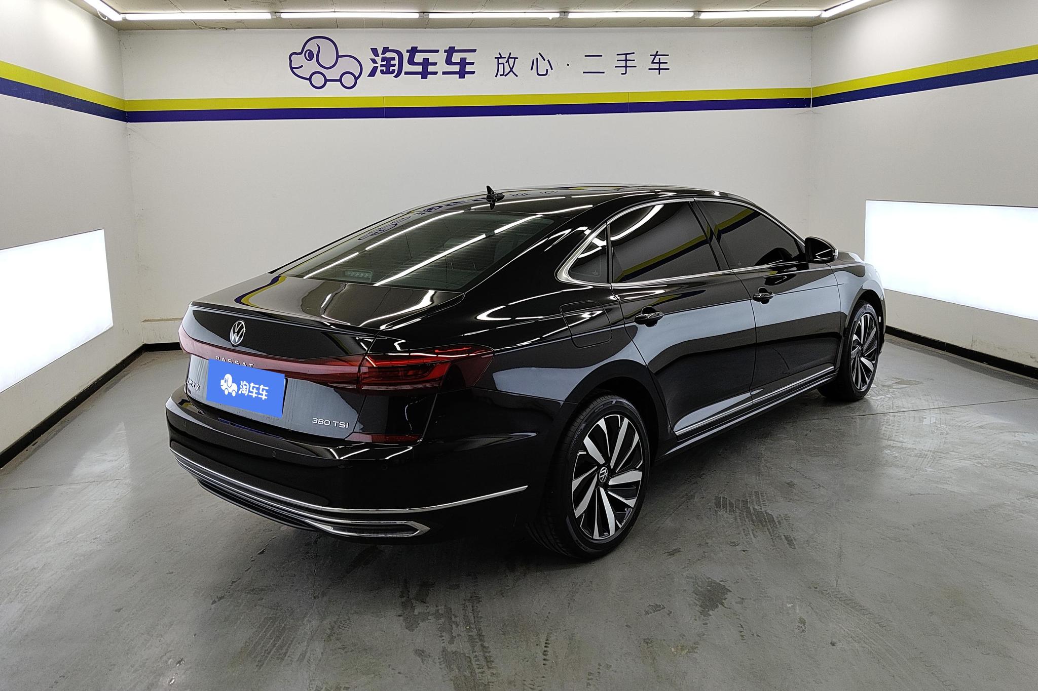 Volkswagen Passat 2025 380TSI