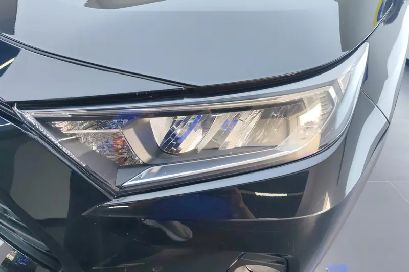Toyota RAV4 — фото 4