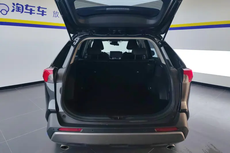Toyota RAV4 — фото 14