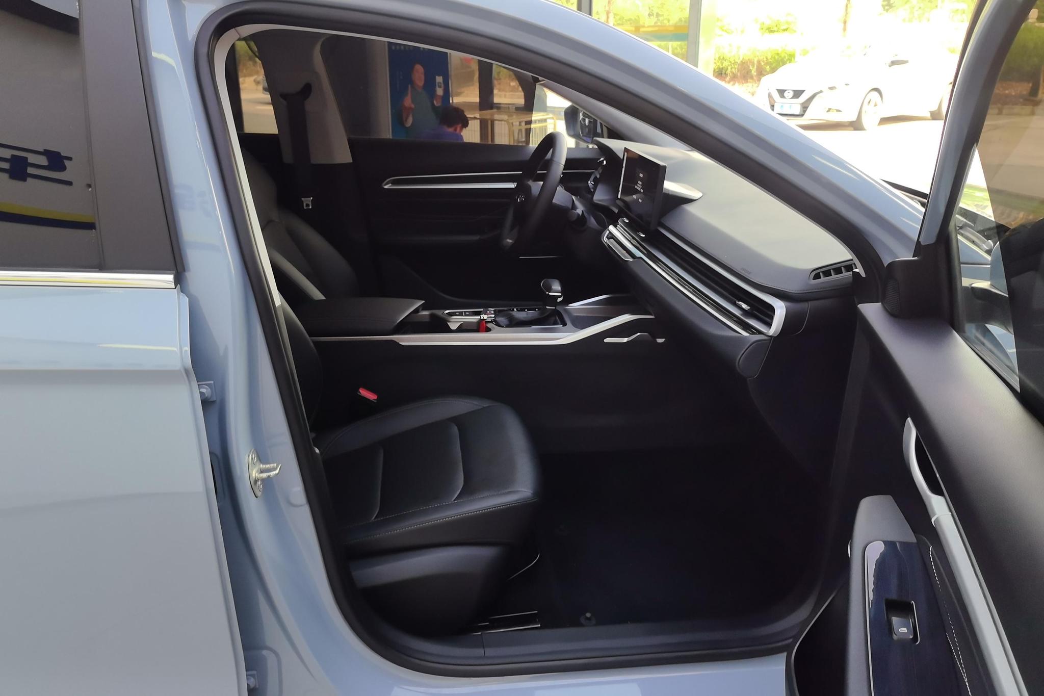 Geely Emgrand 2023 4 Champion 1.5L CVT Luxury