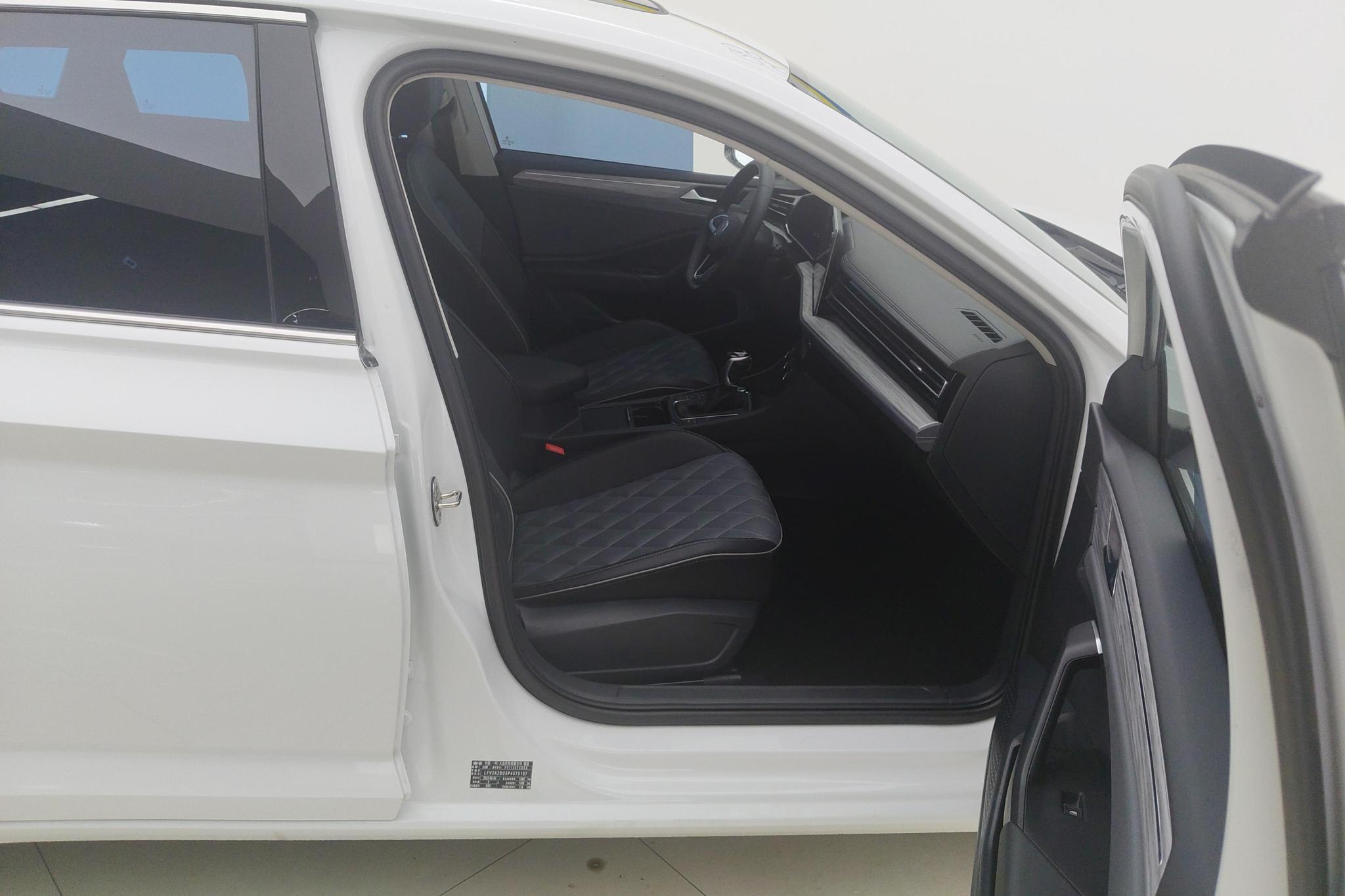 Volkswagen Sagitar 2023 300TSI DSG