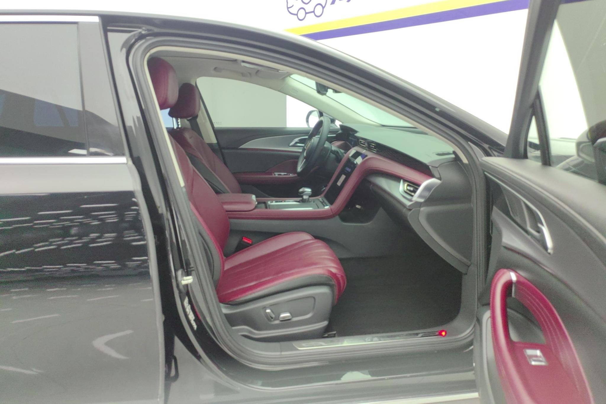 Hongqi H5 2024 2.0T AT