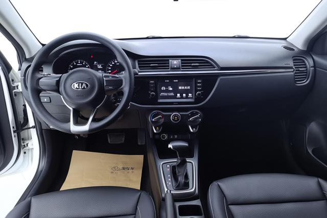 Kia K2 2017 1.4 L AT 15 GLS — фото 13