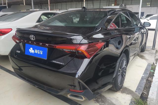 Toyota Avalon 2019 2.5 L Touring VI — фото 3