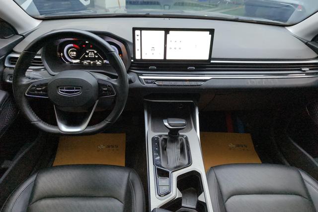 Geely Emgrand 2023 4 1.5 L CVTLuxury — фото 13
