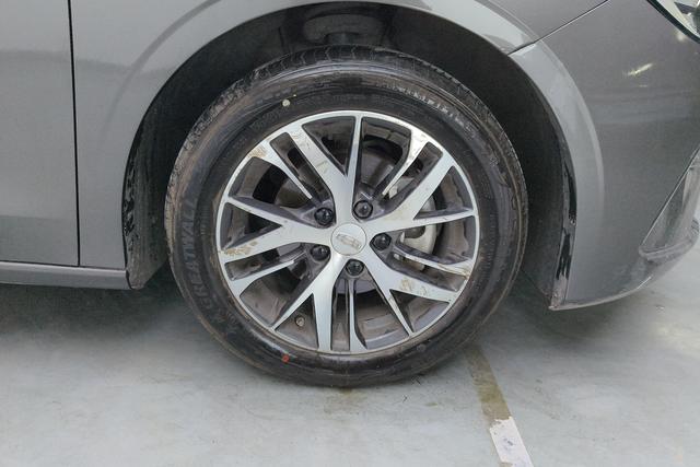 Geely Emgrand 2023 4 1.5 L CVTLuxury — фото 4