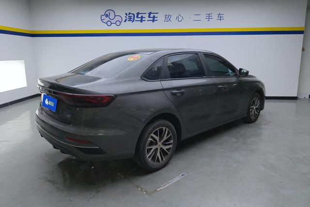 Geely Emgrand 2023 4 1.5 L CVTLuxury — фото 3