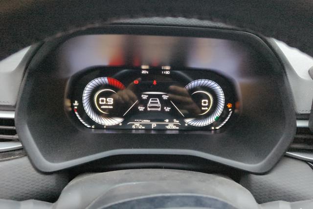 Geely Emgrand 2023 4 1.5 L CVTLuxury — фото 14
