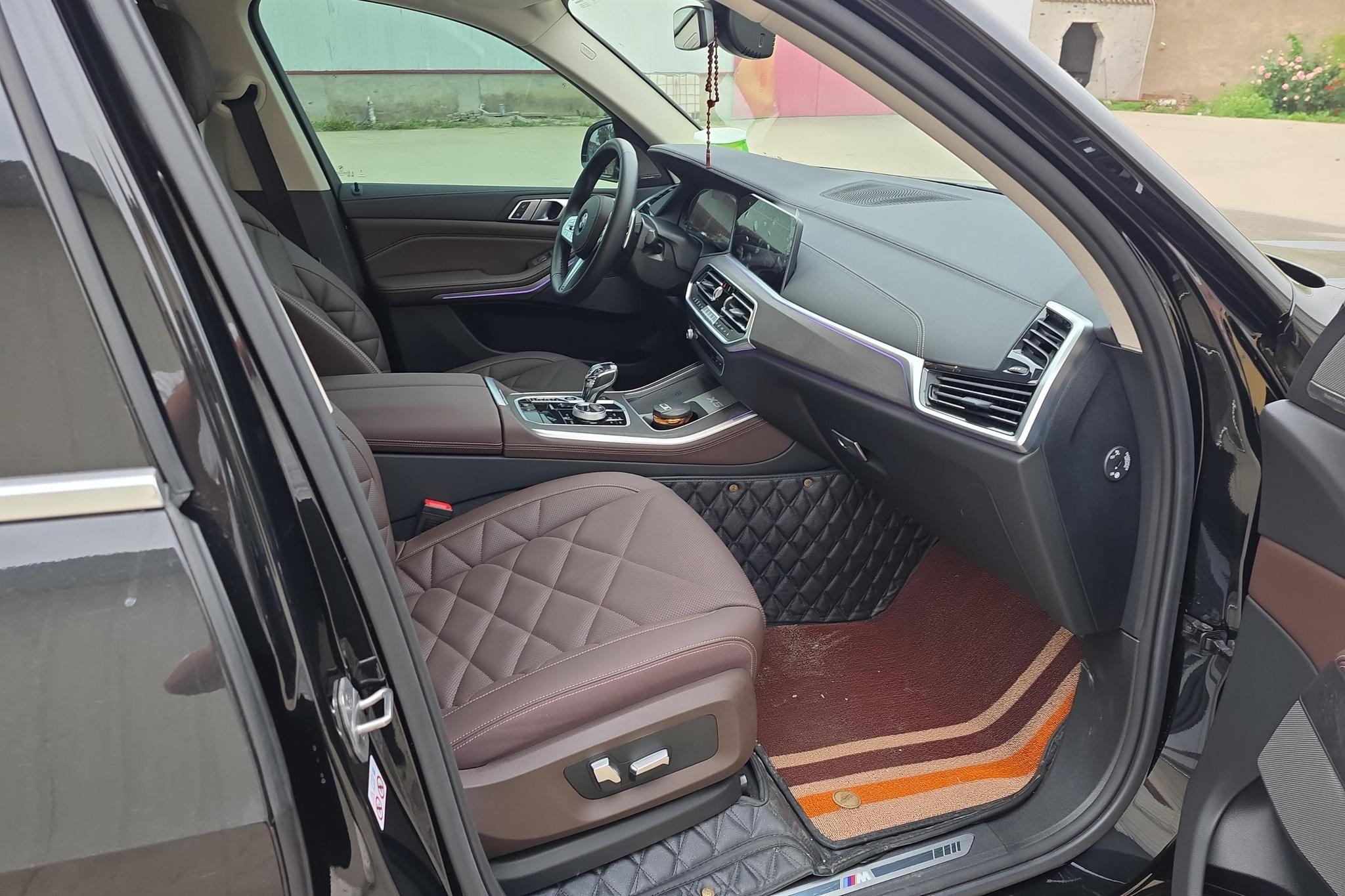 BMW X5 2022 xDrive 30Li M Sport