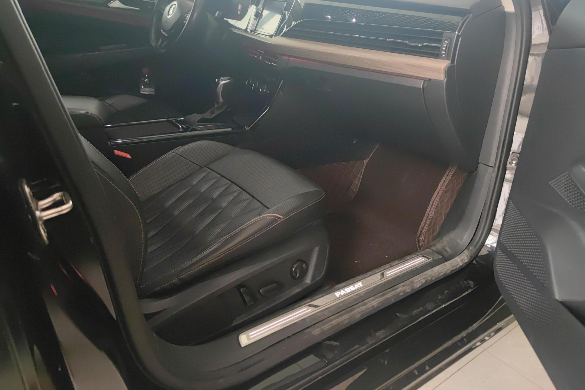 Volkswagen Passat 2019 330TSI Luxury VI