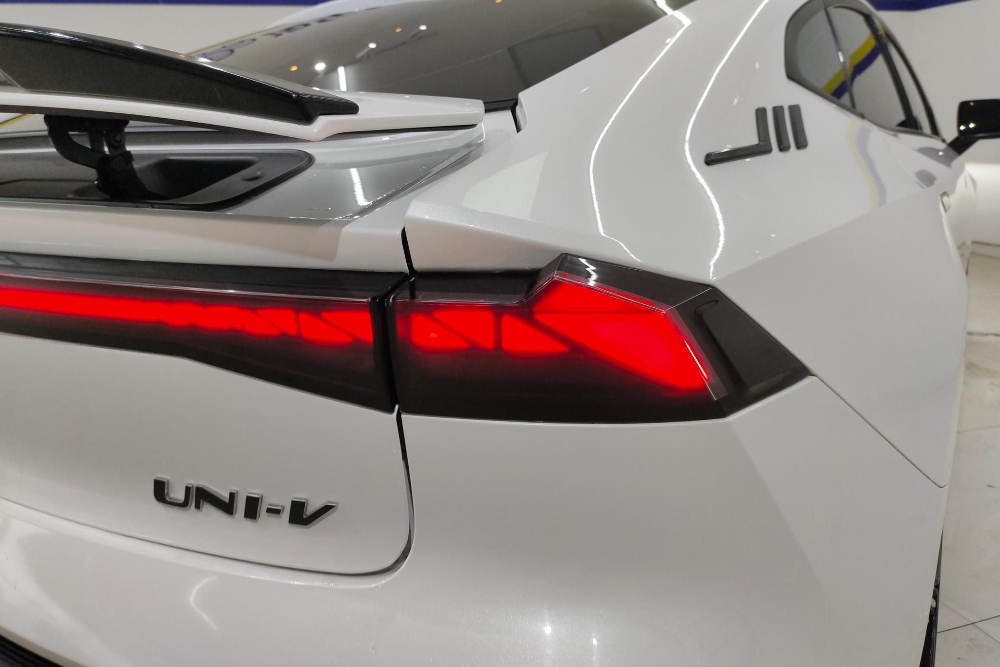 Changan UNI-V 2024 1.5T Luxury