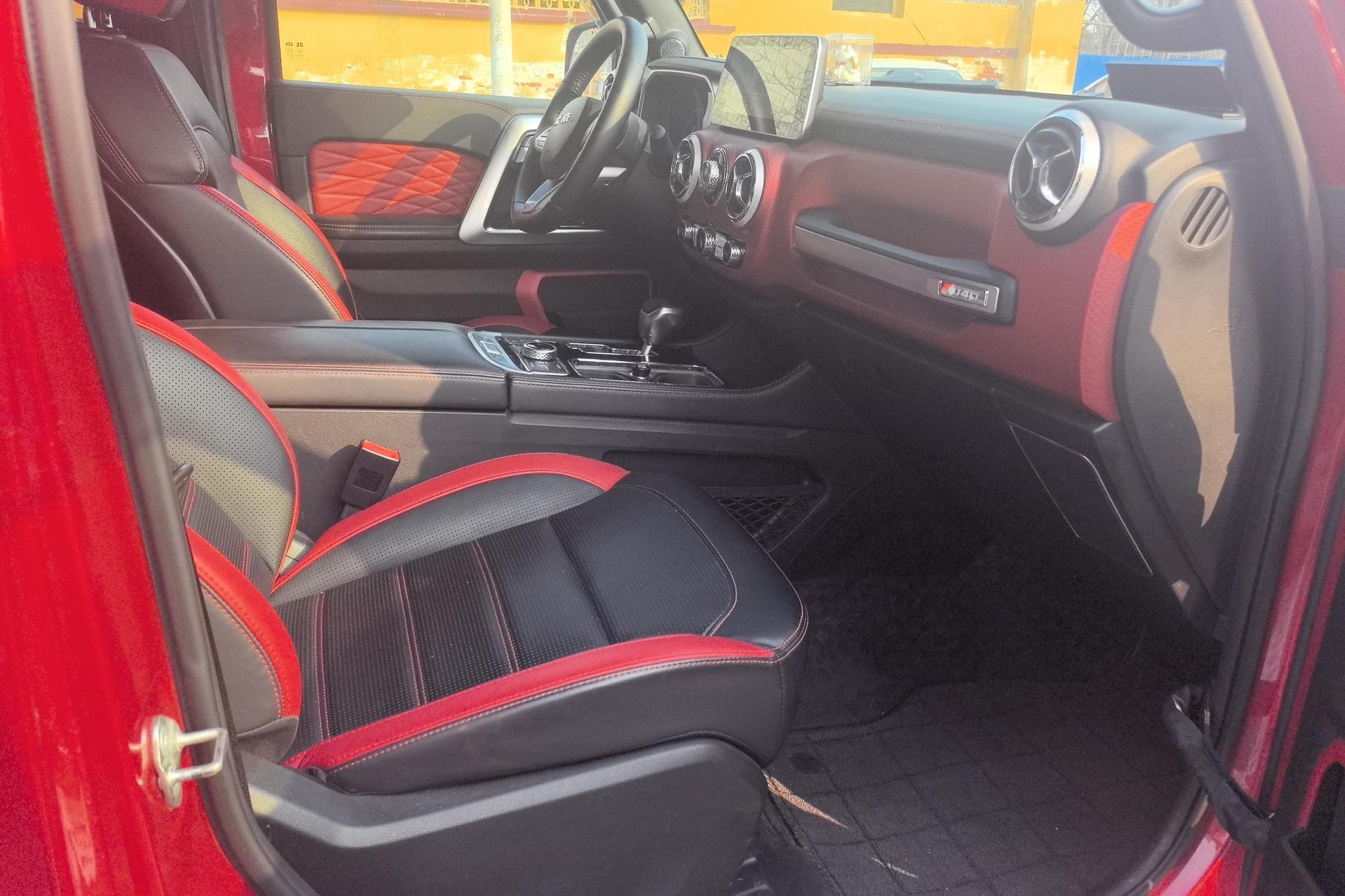 BAIC BJ40 2019 PLUS 2.3T AT Premium VI