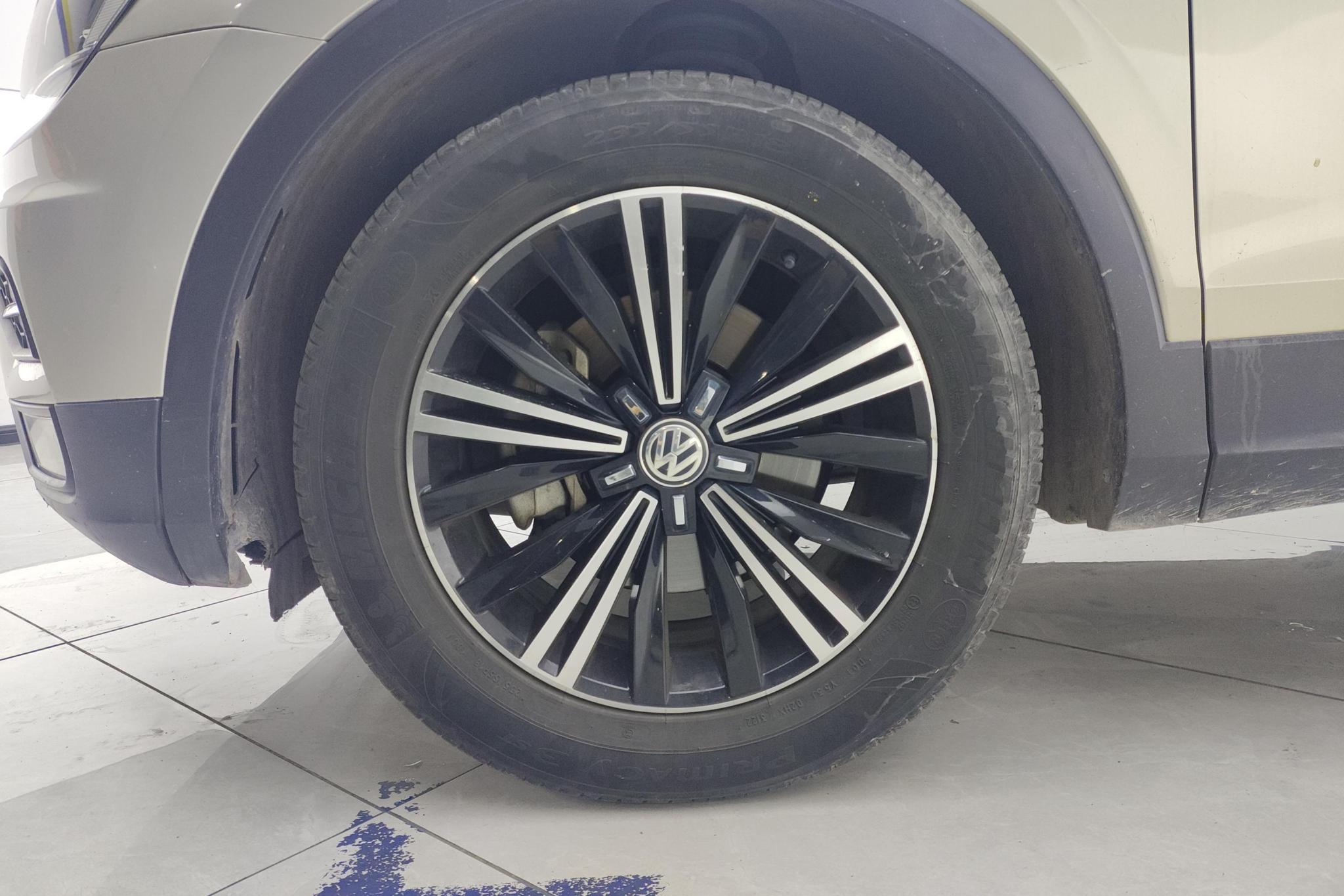 Volkswagen Tiguan L L 2019 330TSI AT Comfort VI