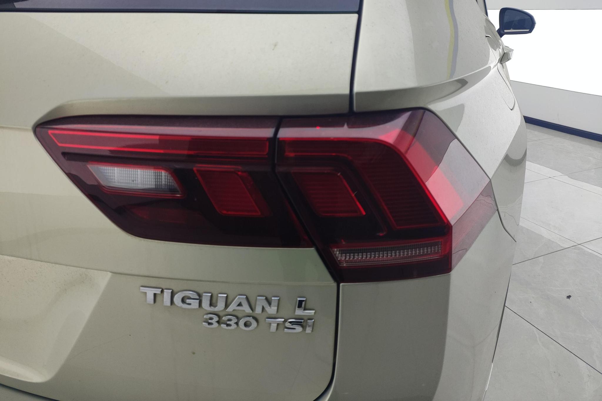 Volkswagen Tiguan L L 2019 330TSI AT Comfort VI