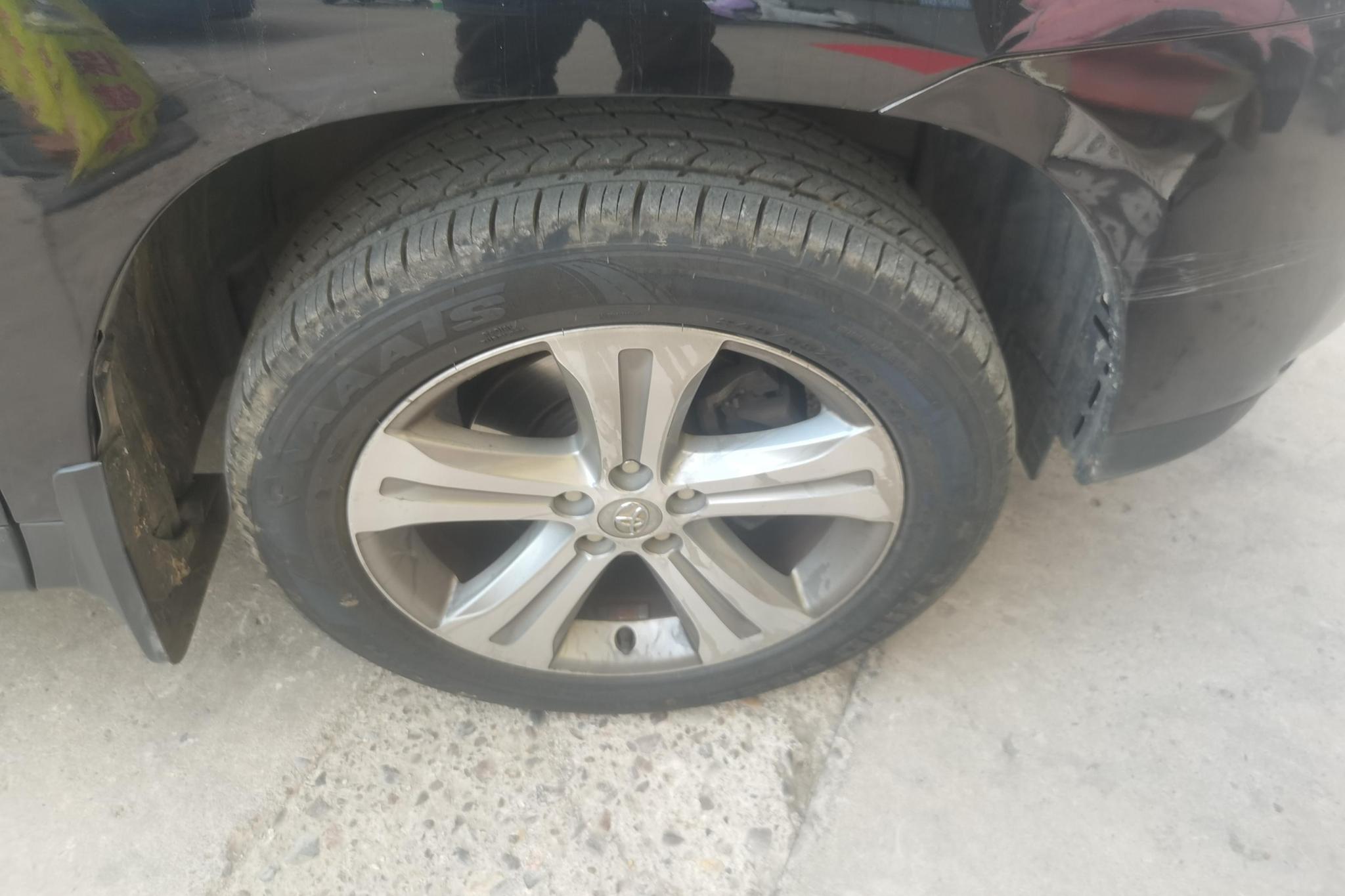 Toyota Highlander 2012 2.7L 7 мест Luxury