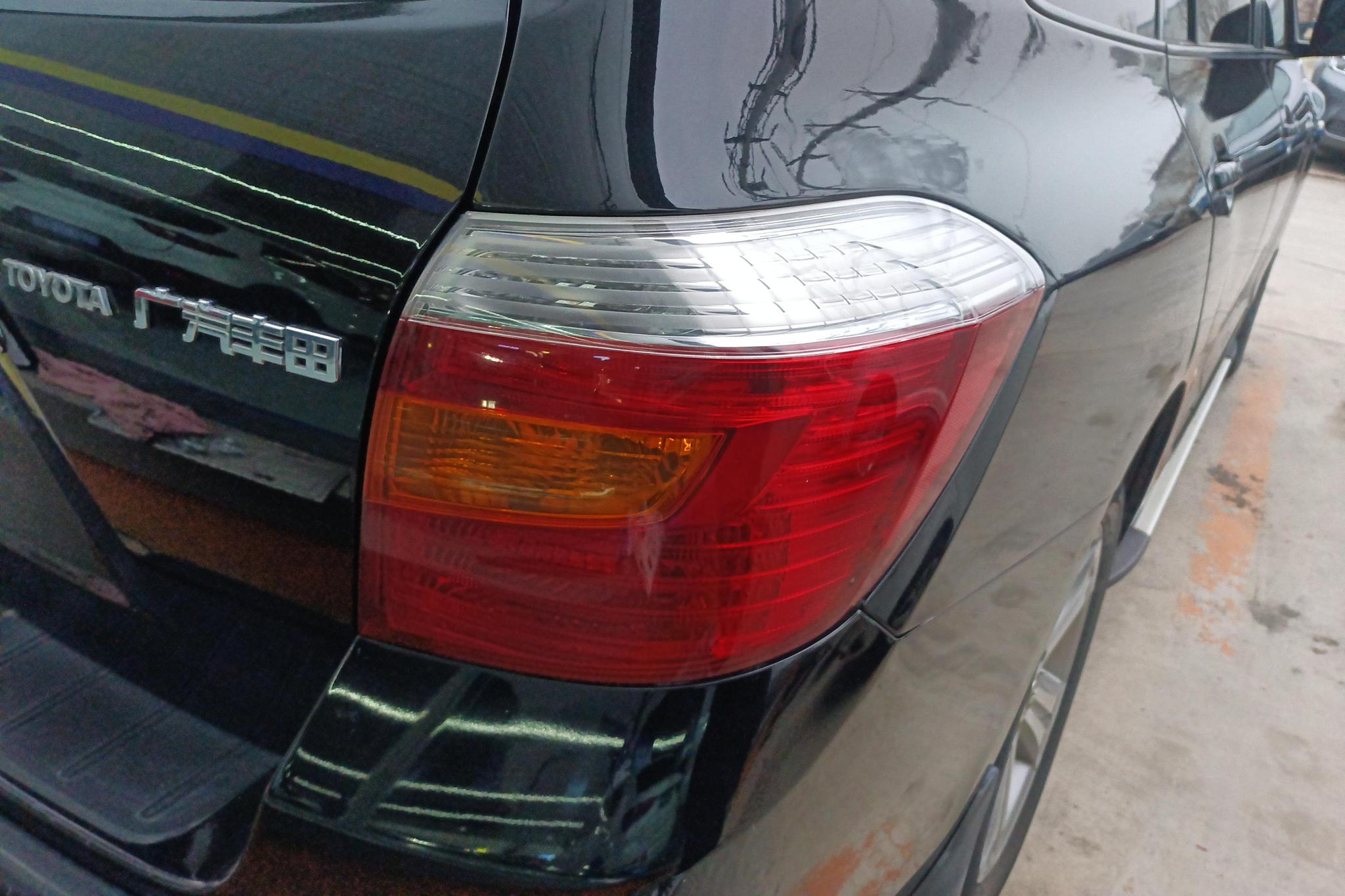 Toyota Highlander 2012 2.7L 7 мест
