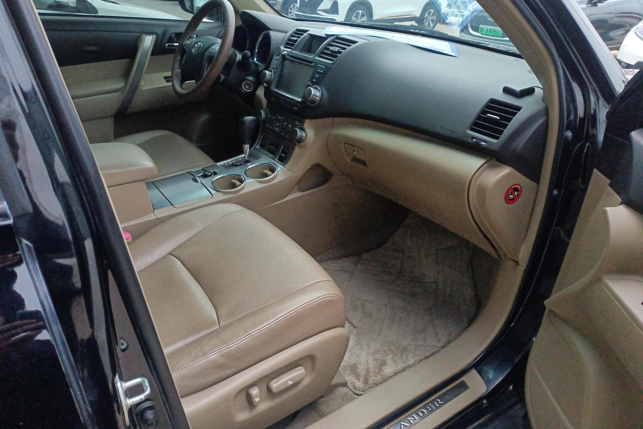 Toyota Highlander 2012 2.7L 7 мест