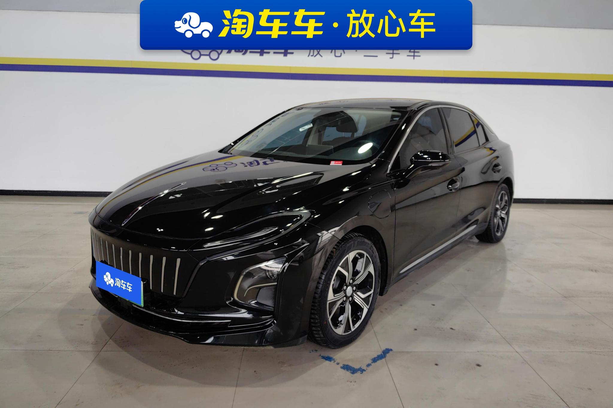 Hongqi E-QM5