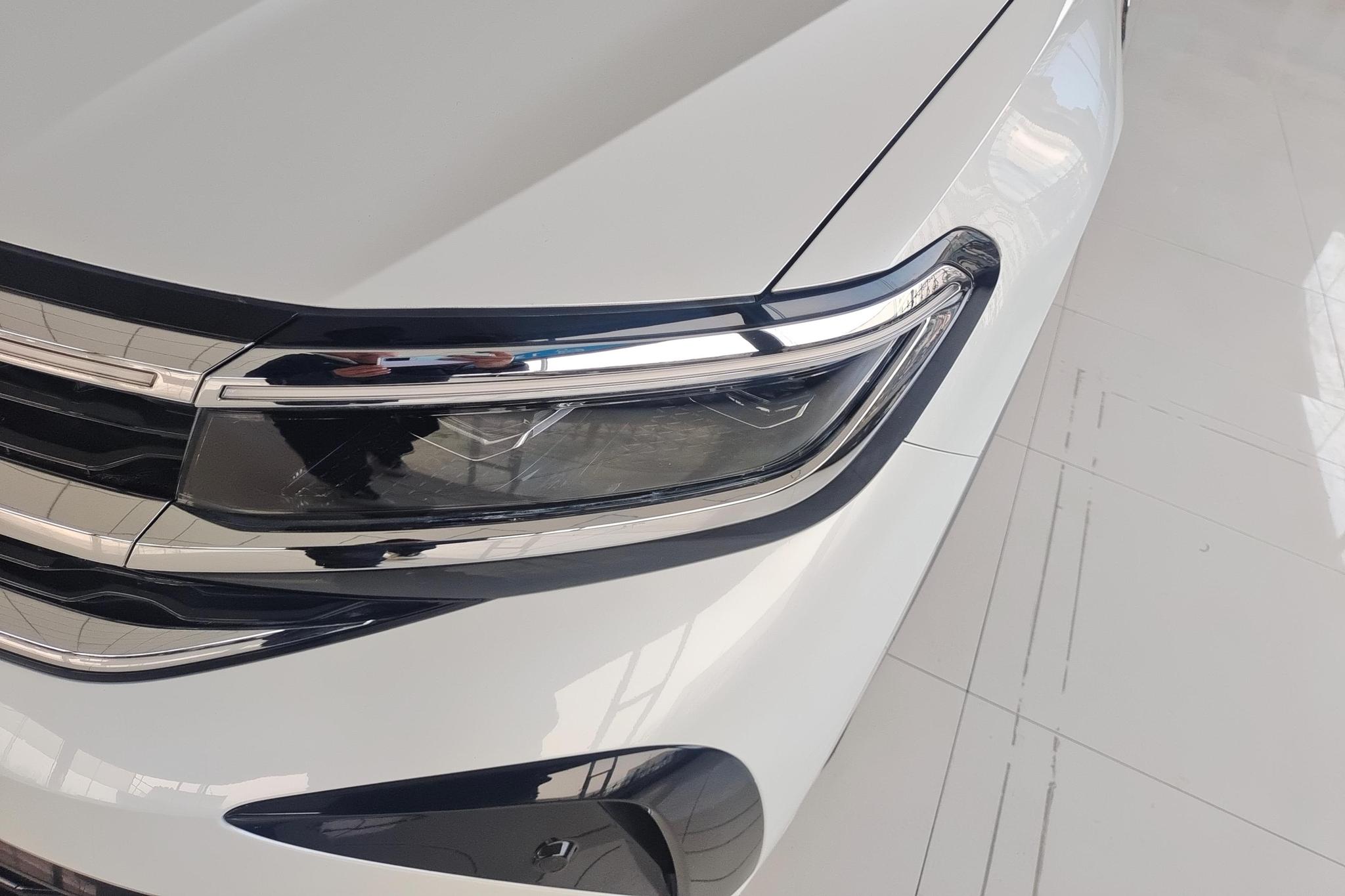 Volkswagen Viloran 2022 380TSI Luxury Pro 6 мест