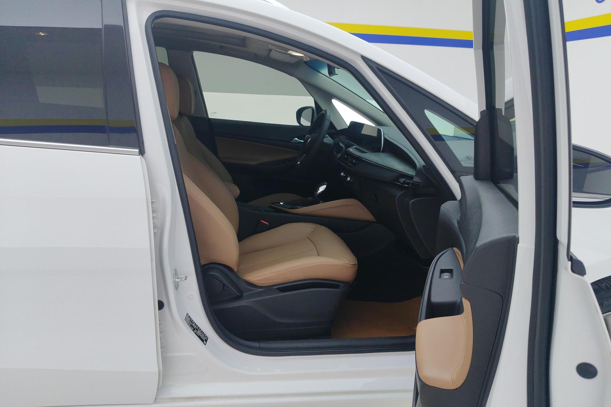 Buick GL6 2021 323T Luxury