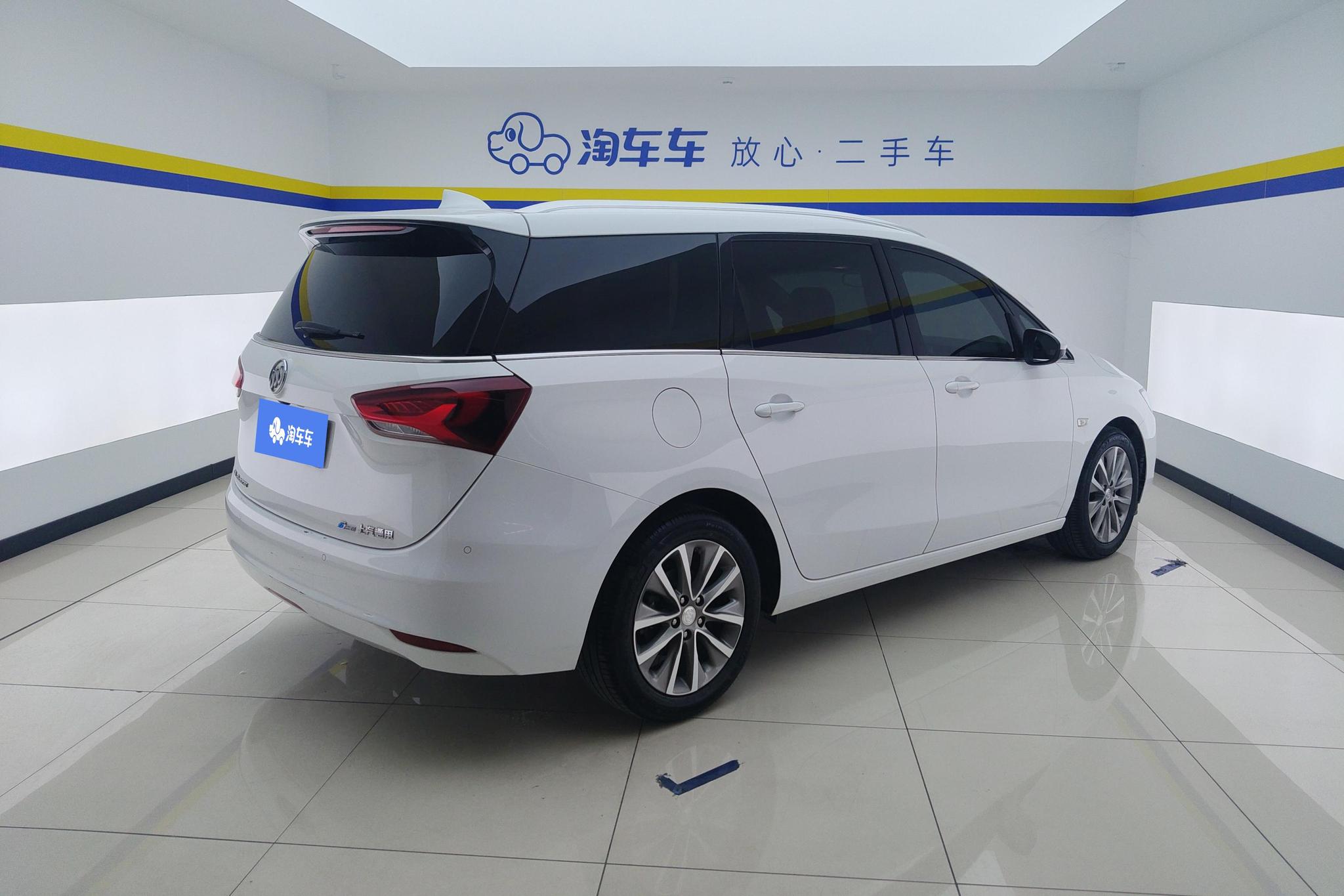 Buick GL6 2021 323T Luxury