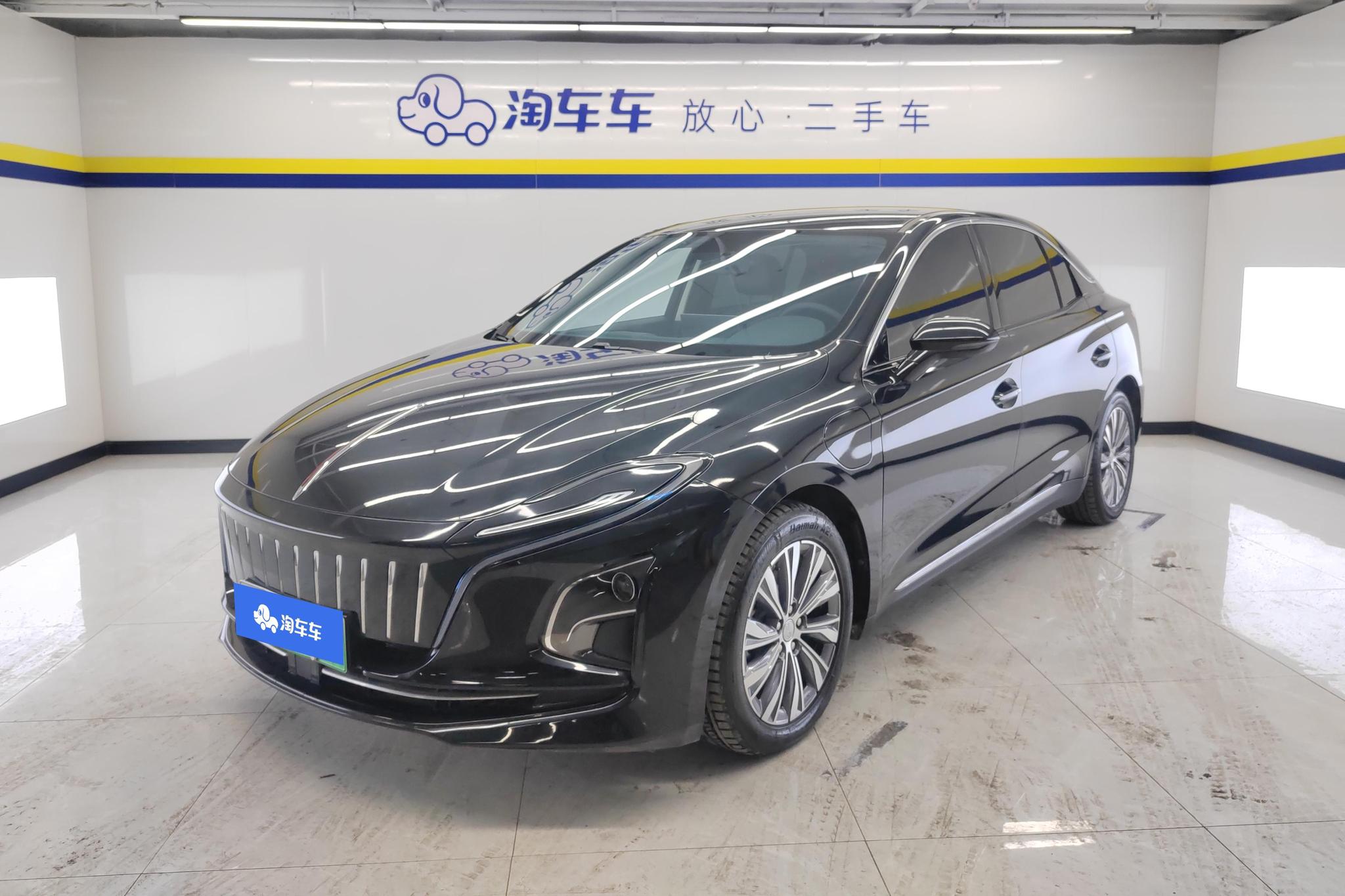 Hongqi E-QM5