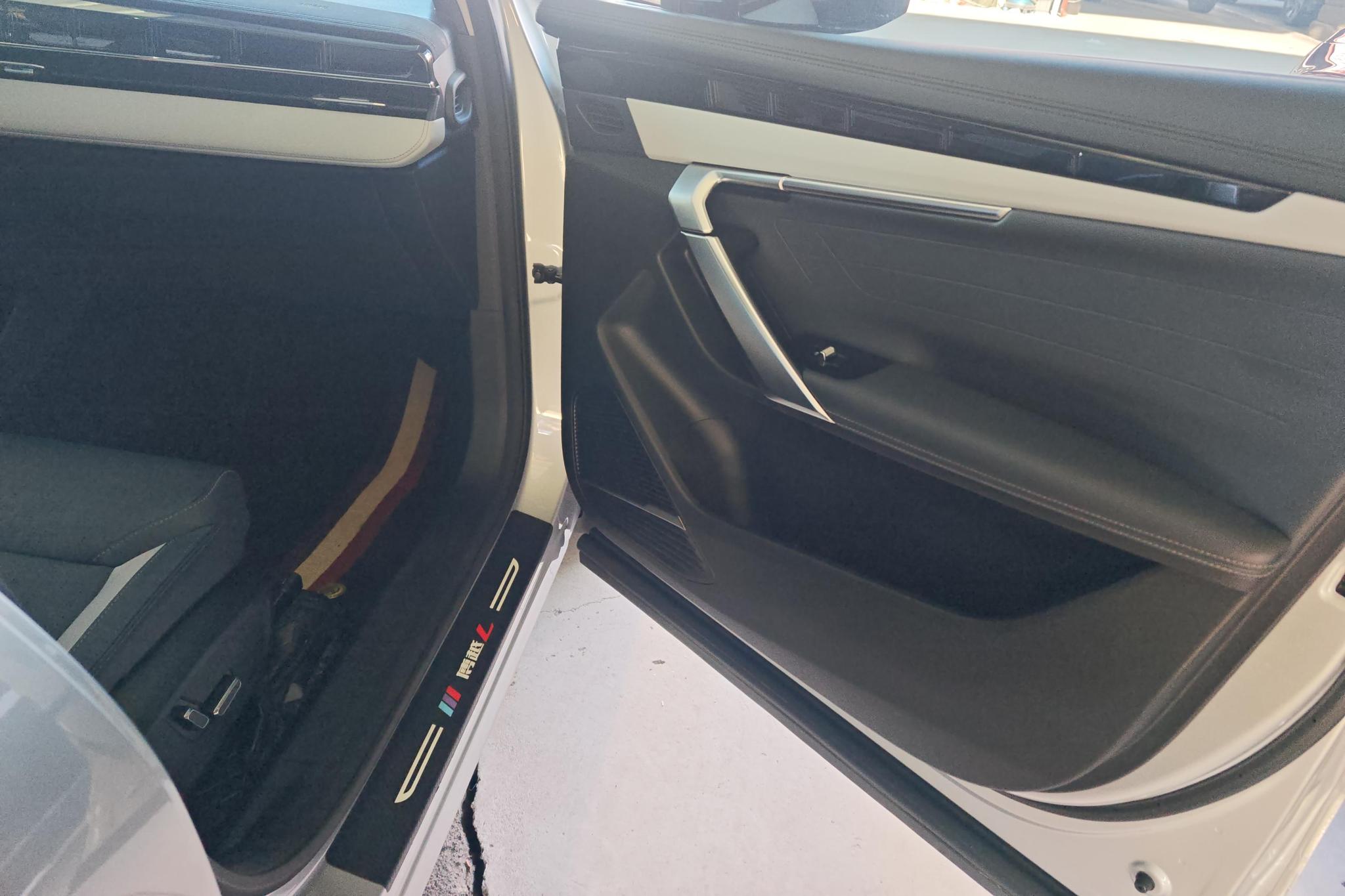 Geely Boyue L L 2023 1.5TD DCT Luxury