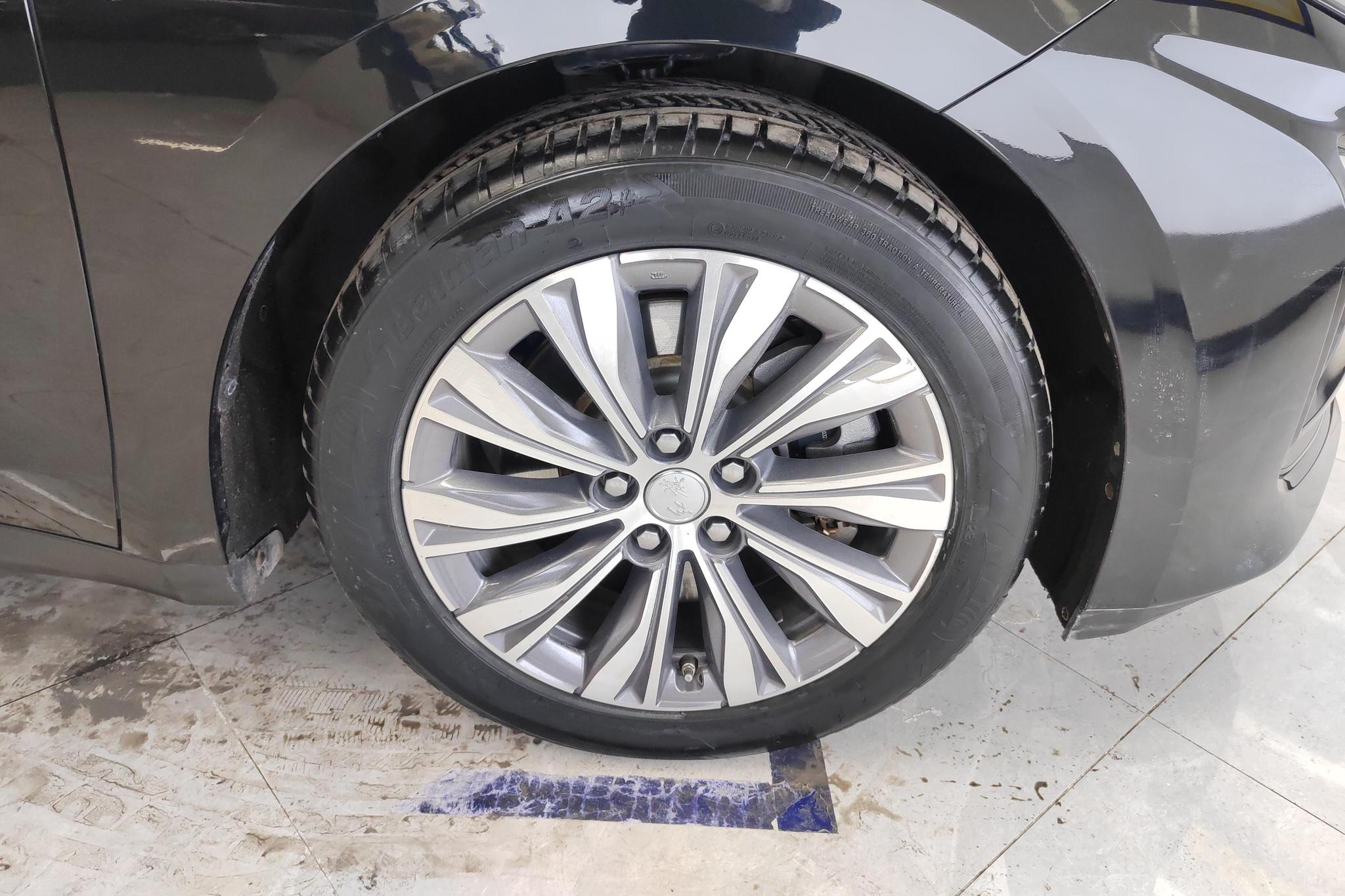 Hongqi E-QM5 2022 431km 5 мест