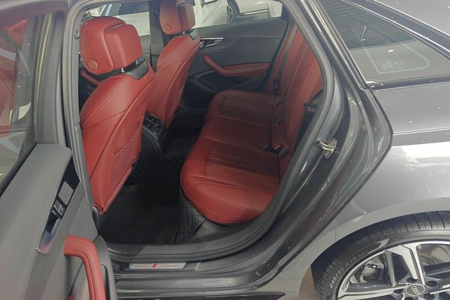 Audi A4L id 4320700 из Китая 10