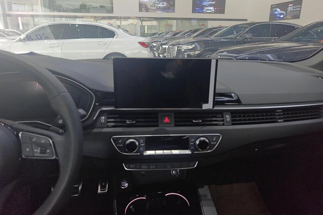 Audi A4L id 4320700 из Китая 11