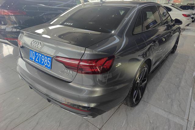 Audi A4L id 4320700 из Китая 16