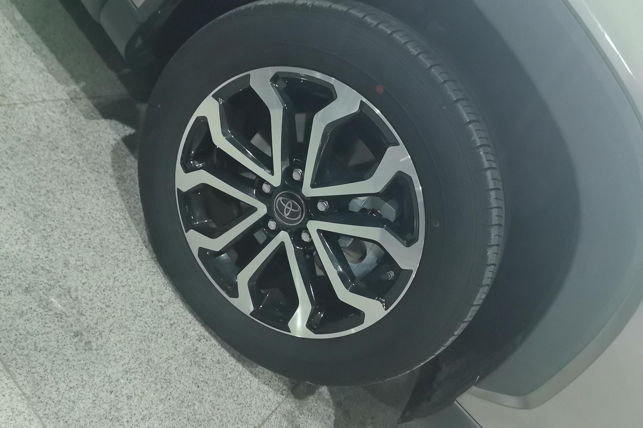 Toyota Frontlander 2023 2.0L Lead