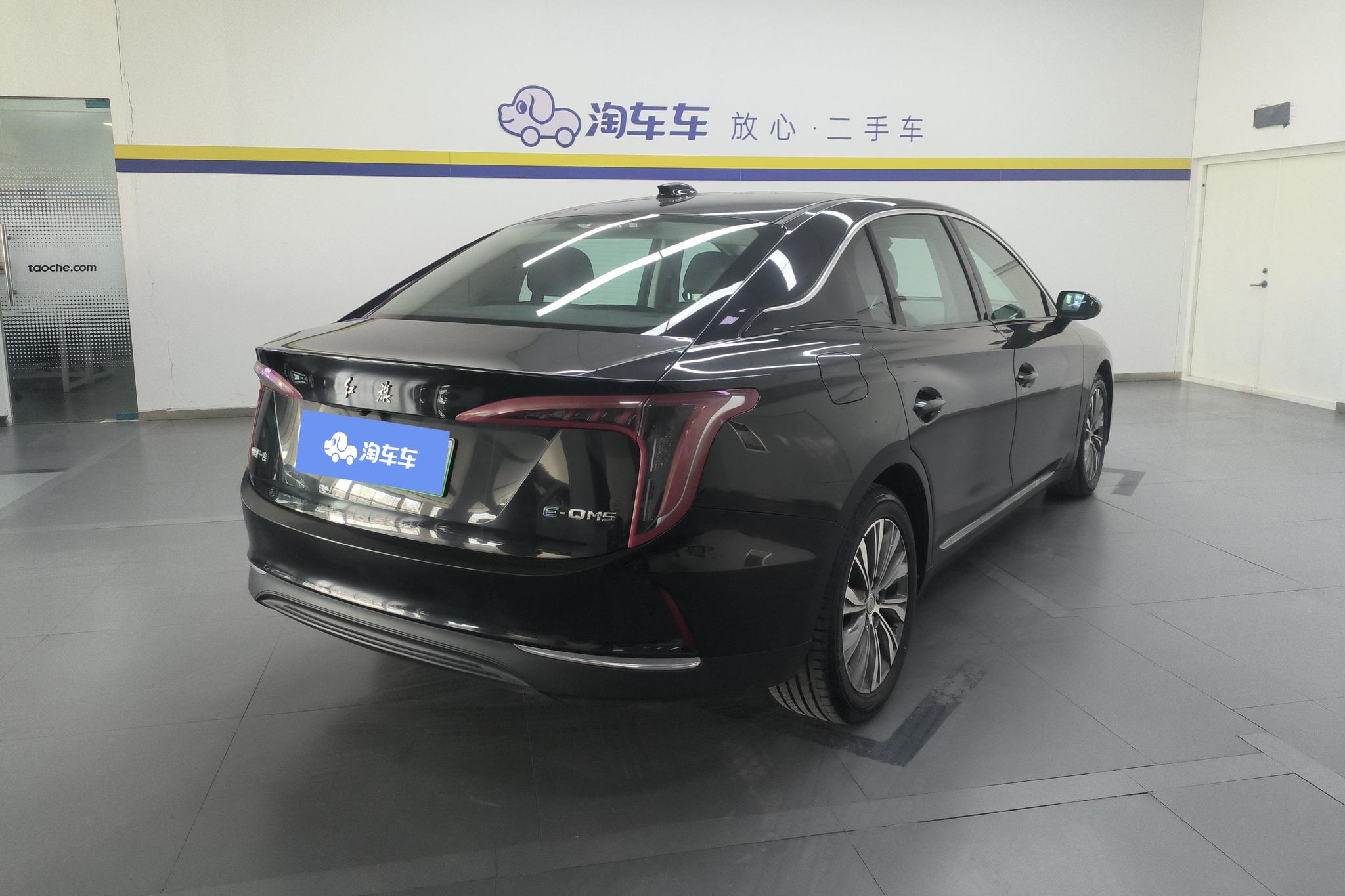 Hongqi E-QM5 2022 431km 5 мест