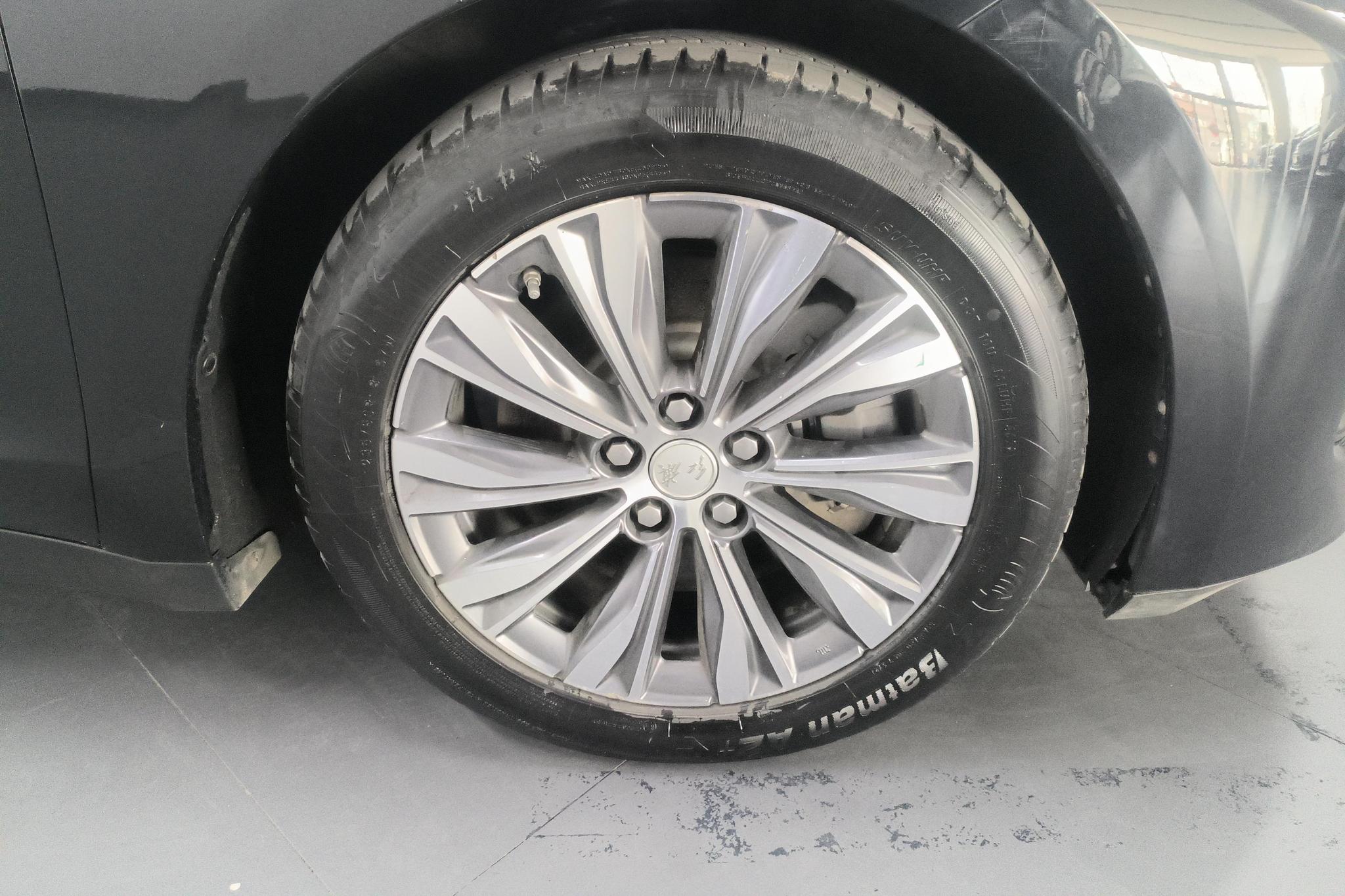 Hongqi E-QM5 2022 431km 5 мест