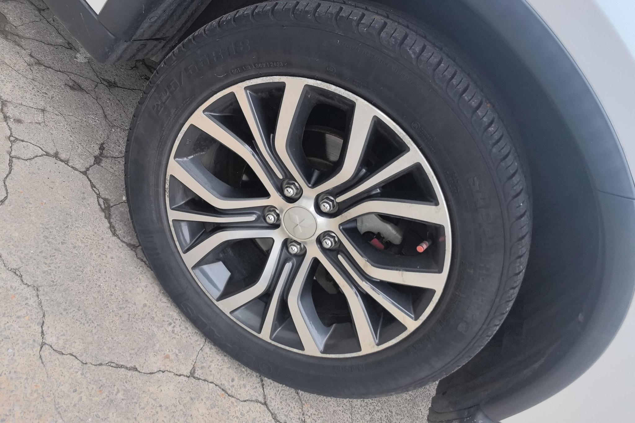 Mitsubishi Outlander 2018 2.0L 5 мест