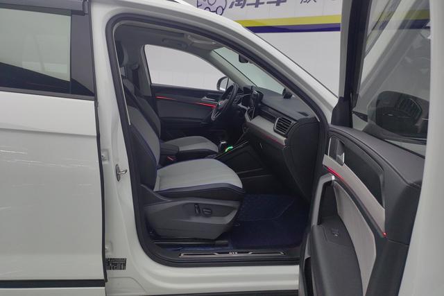 Volkswagen GTE 2023 280 TSI Plus — фото 15
