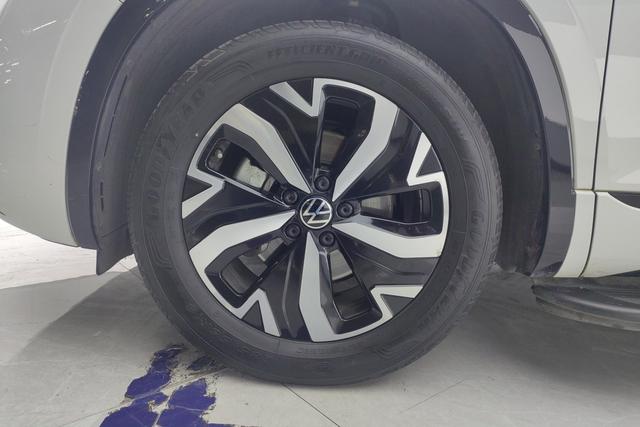 Volkswagen GTE 2023 280 TSI Plus — фото 9