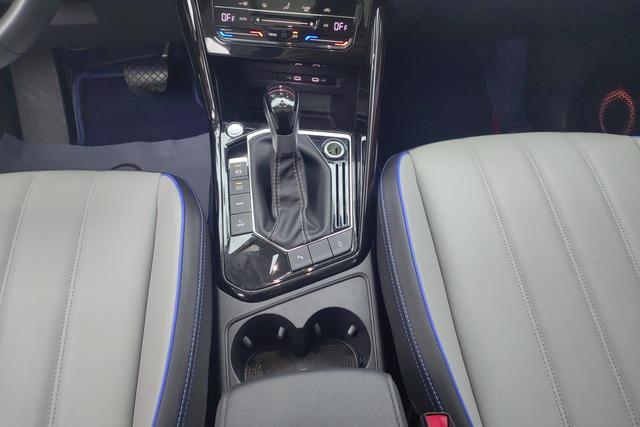 Volkswagen GTE 2023 280 TSI Plus — фото 14