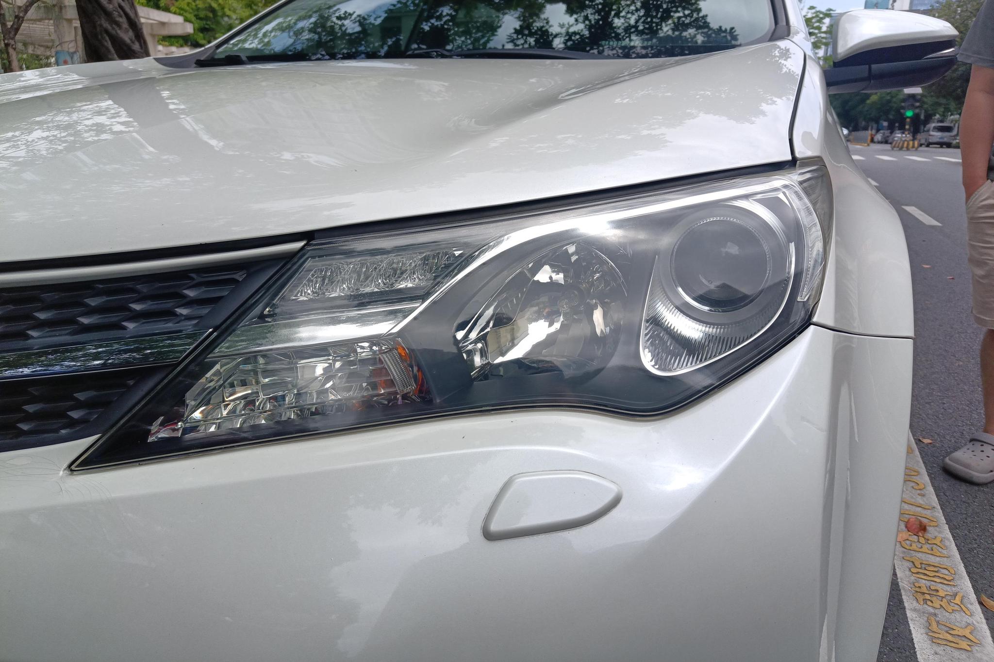 Toyota RAV4 2015 2.5L AT Elite