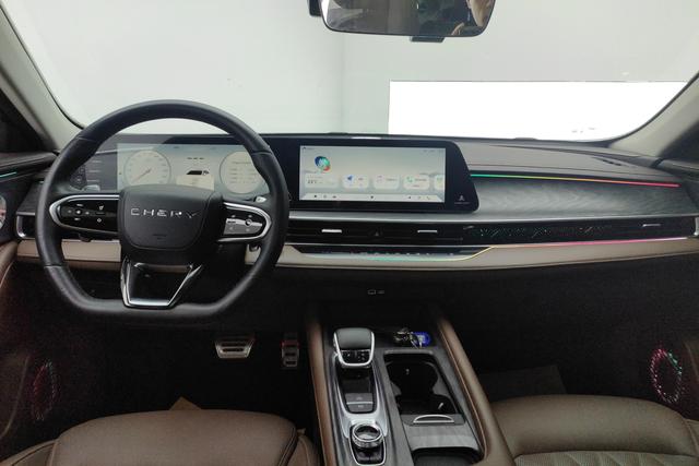 Chery Arrizo 8 2023 2.0 T DCT — фото 14
