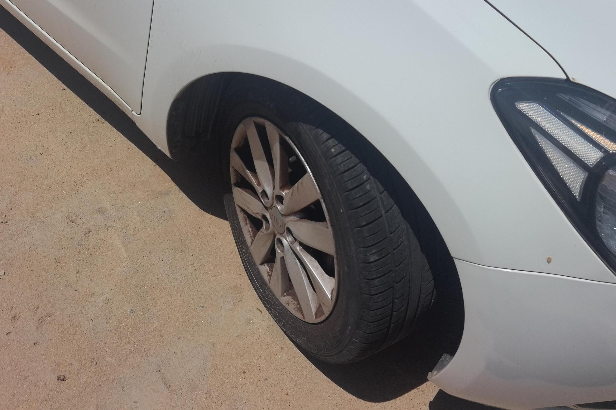 Kia K3 2013 1.6L MT GLS