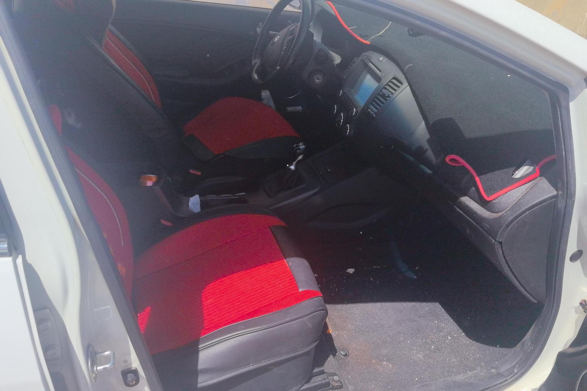 Kia K3 2013 1.6L MT GLS