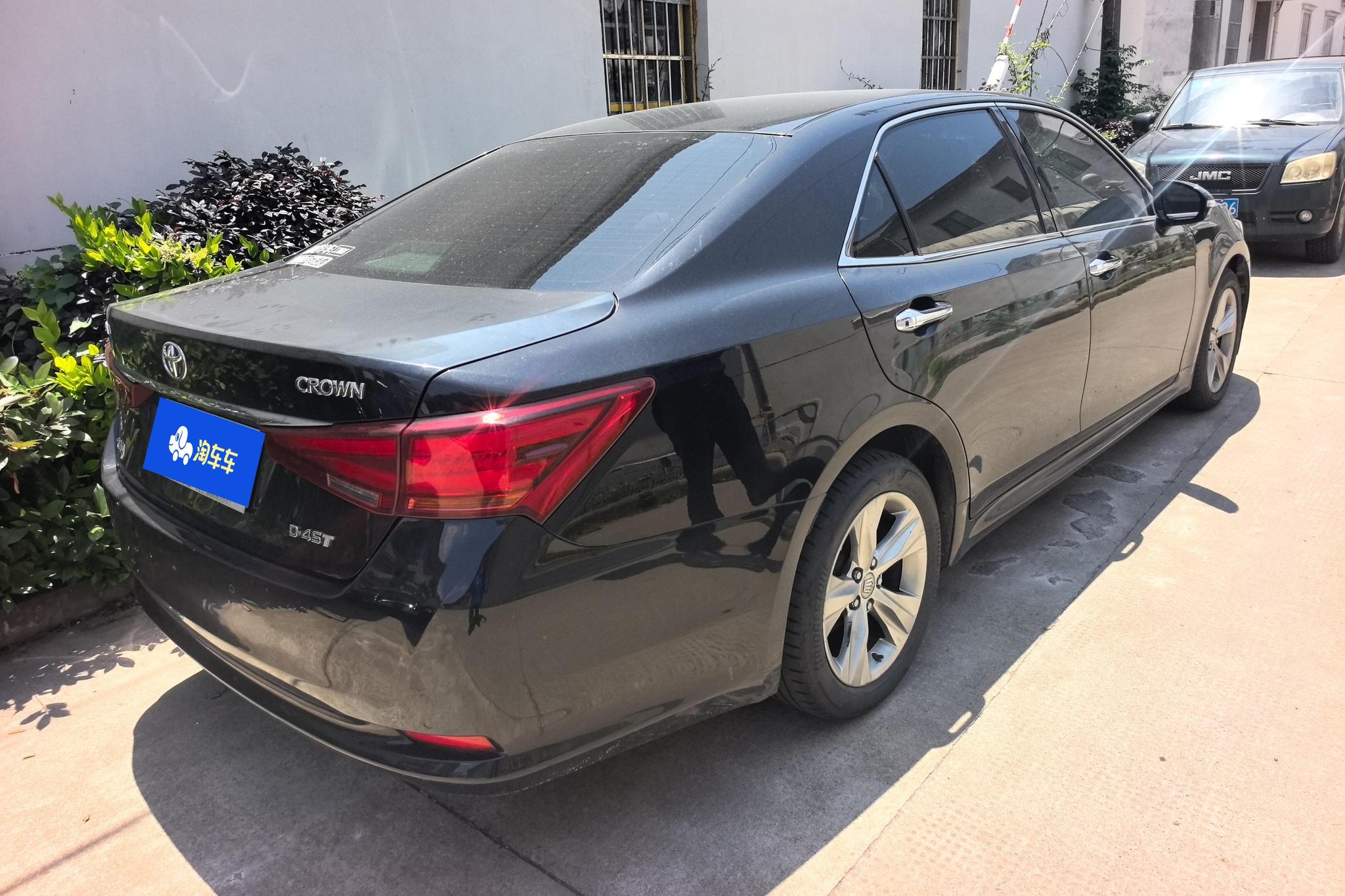 Toyota Crown 2015 2.0T Fashion